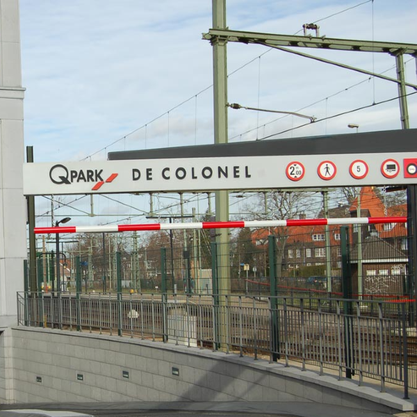 Q-Park De Colonel logo